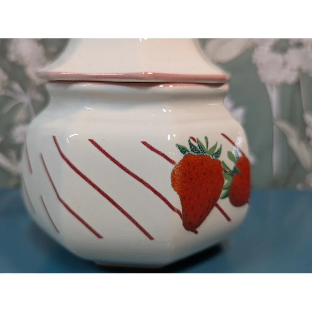 Mikasa Fresh Fruit Strawberries Creamer Sugar Bowl Set DP 002 Japan Vintage
